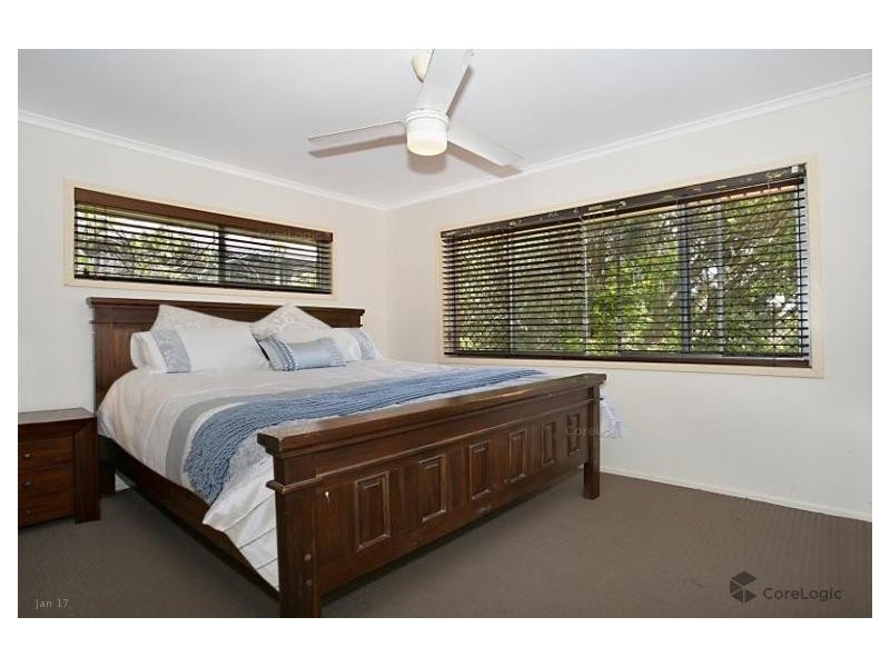 4 Lara Avenue, Southport QLD 4215