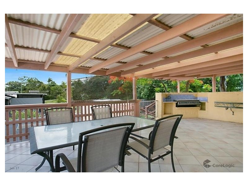 4 Lara Avenue, Southport QLD 4215