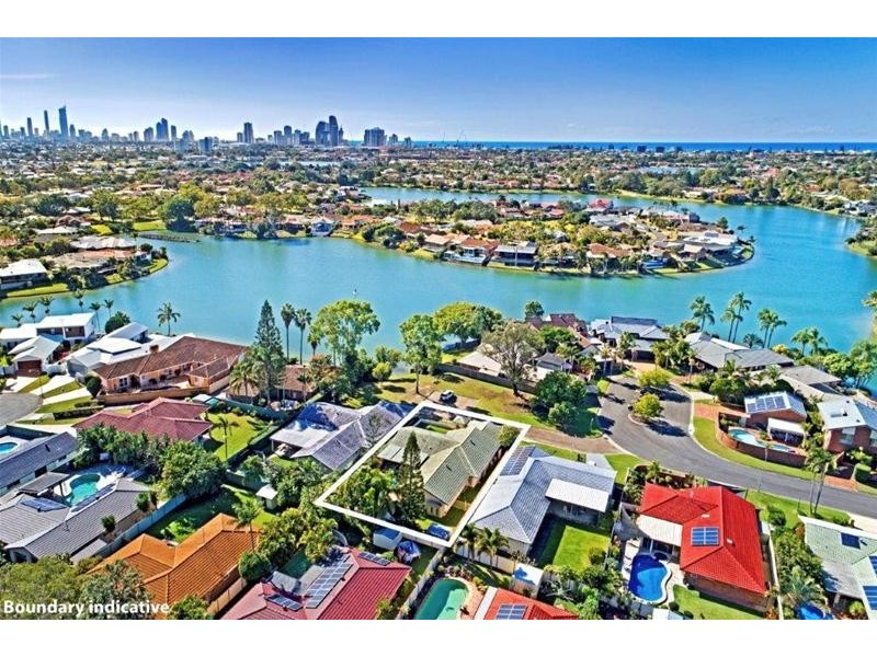 16 Peninsula Court, Mermaid Waters QLD 4218