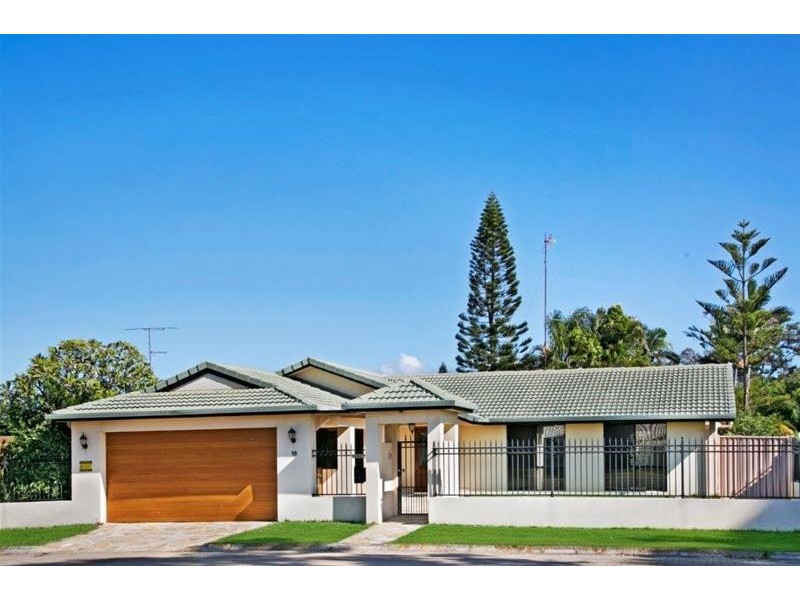 16 Peninsula Court, Mermaid Waters QLD 4218