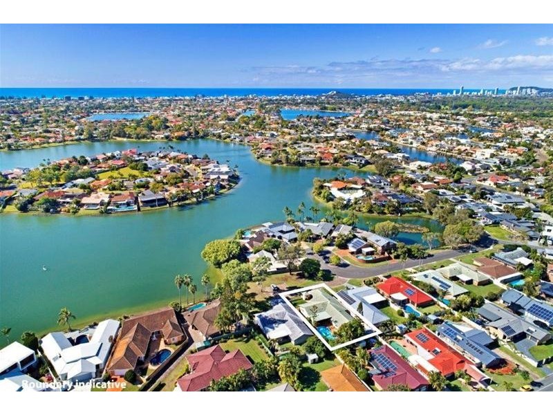 16 Peninsula Court, Mermaid Waters QLD 4218