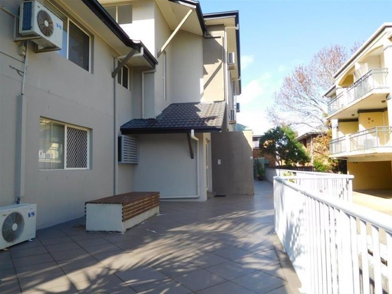 131 Muir Street, Labrador QLD 4215