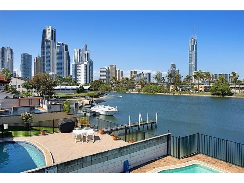 2/33 Sunrise Boulevard, Surfers Paradise QLD 4217