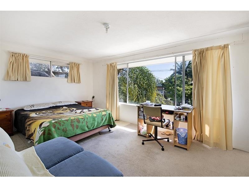 2/33 Sunrise Boulevard, Surfers Paradise QLD 4217