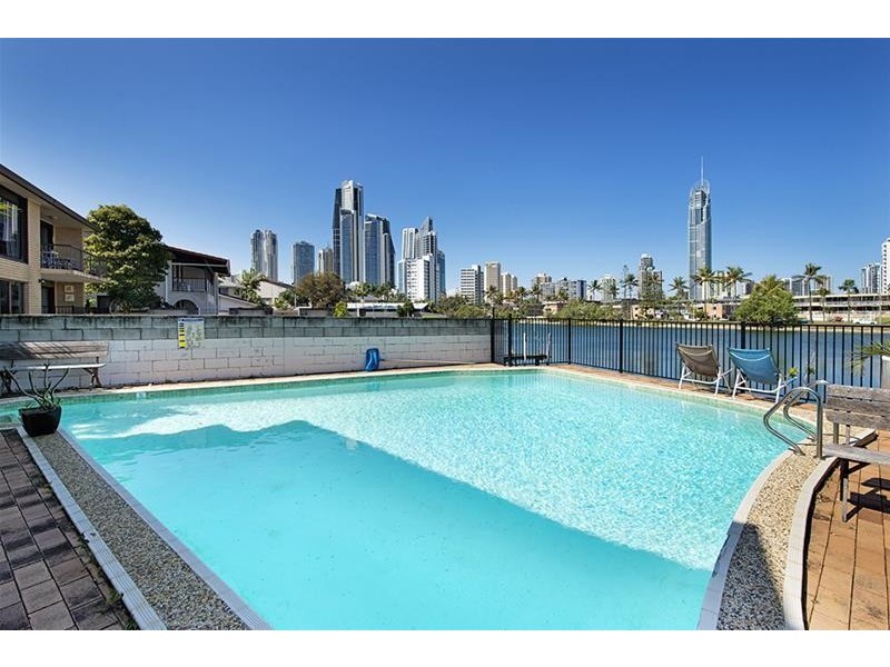 2/33 Sunrise Boulevard, Surfers Paradise QLD 4217