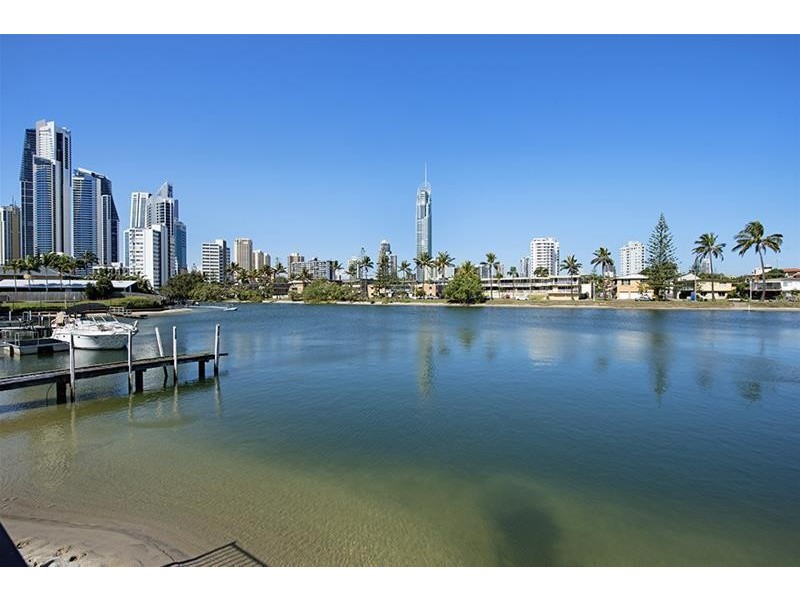 2/33 Sunrise Boulevard, Surfers Paradise QLD 4217