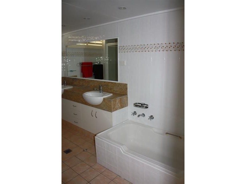 40 Watson Esplanade, Surfers Paradise QLD 4217