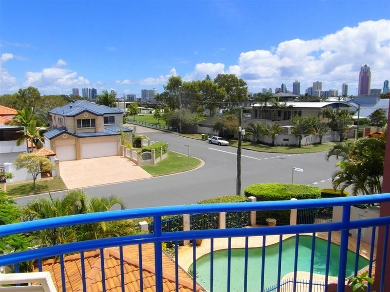 150 Stanhill Drive, Chevron Island QLD 4217