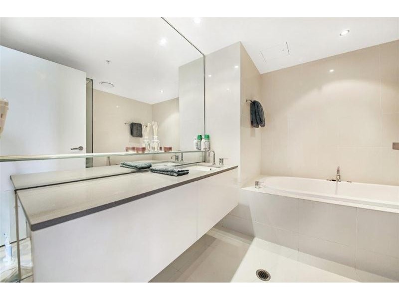 1267/9 Ferny Avenue, Surfers Paradise QLD 4217