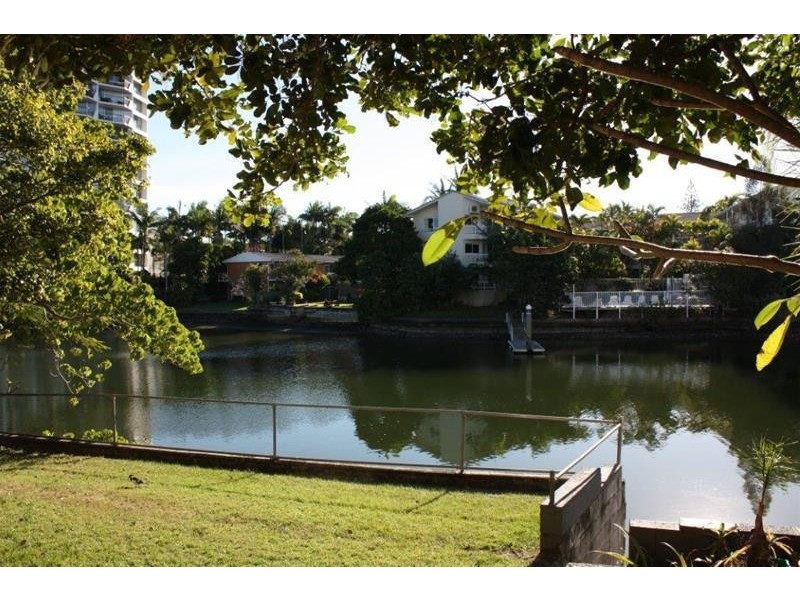 14 Paradise Island, Surfers Paradise QLD 4217