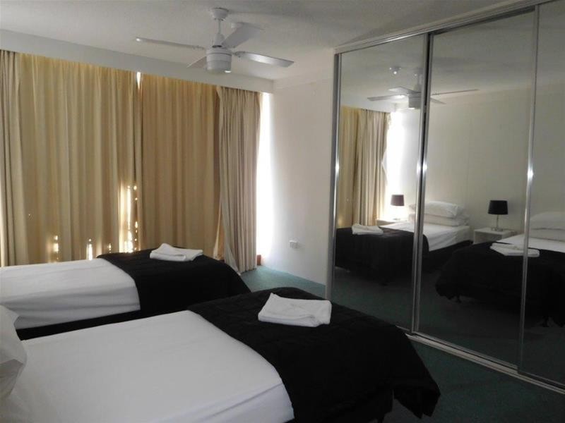 2 Riverview Parade, Surfers Paradise QLD 4217