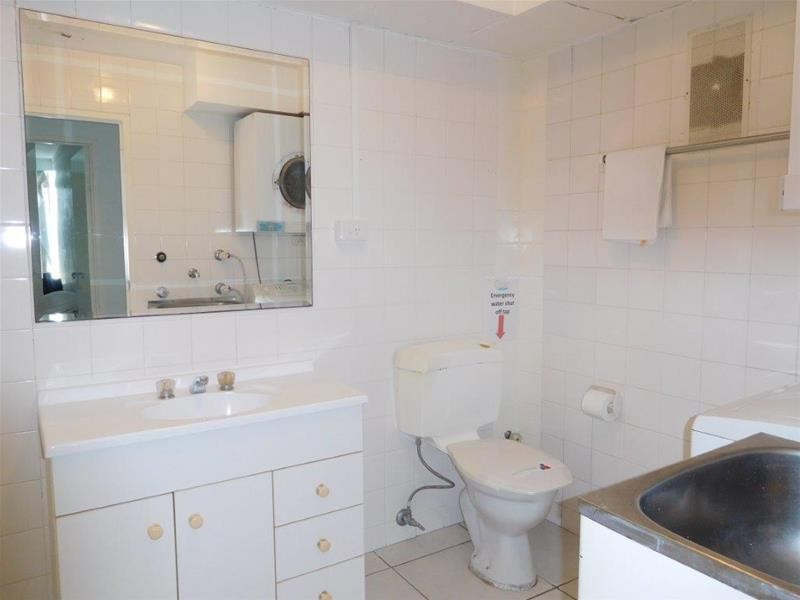 2 Riverview Parade, Surfers Paradise QLD 4217