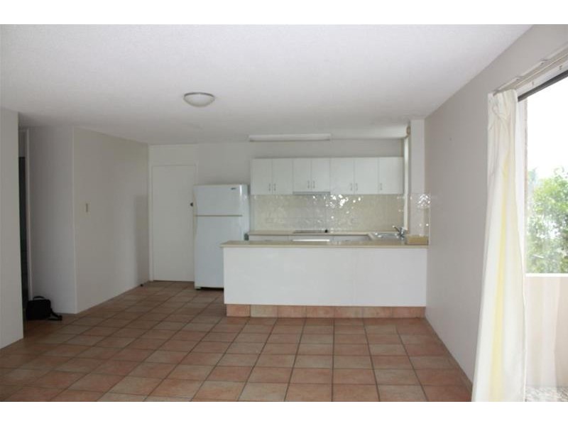 28 Riverview Parade, Surfers Paradise QLD 4217