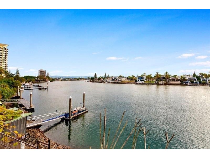 4/2930 Gold Coast Highway, Surfers Paradise QLD 4217