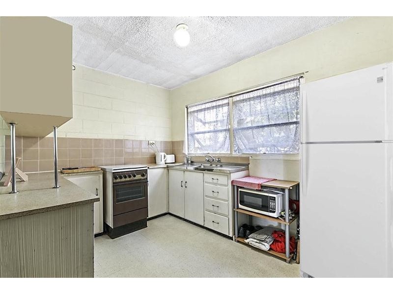 4/2930 Gold Coast Highway, Surfers Paradise QLD 4217