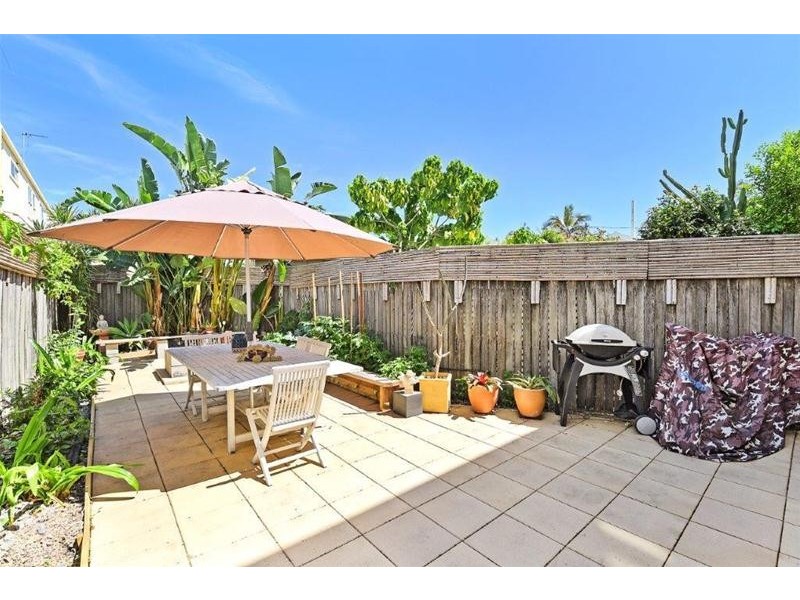 1/38 Pine Avenue, Surfers Paradise QLD 4217