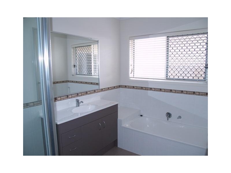 10 Lilyvale Cresecent, Ormeau QLD 4208