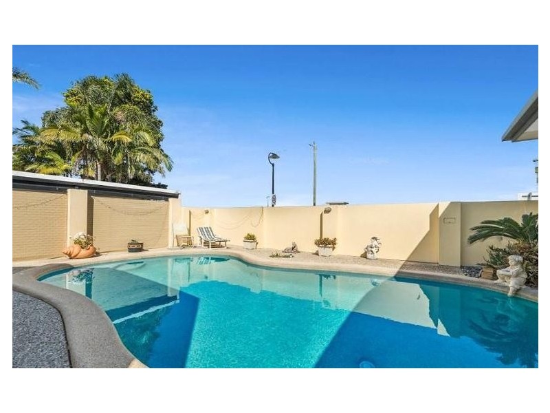 91 Crombie Avenue, Bundall QLD 4217