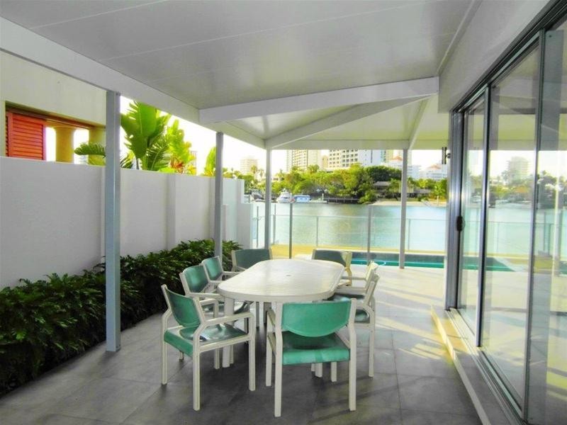16 Admiralty Drive, Paradise Waters QLD 4217