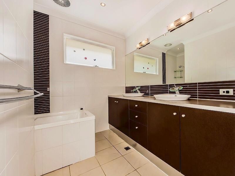 114 Falconer Street, Southport QLD 4215