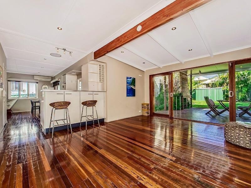 114 Falconer Street, Southport QLD 4215