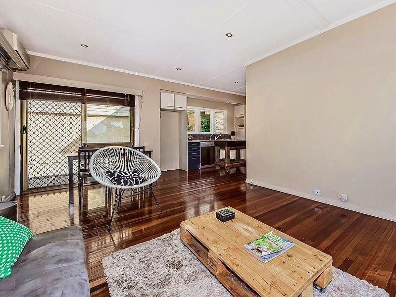 114 Falconer Street, Southport QLD 4215