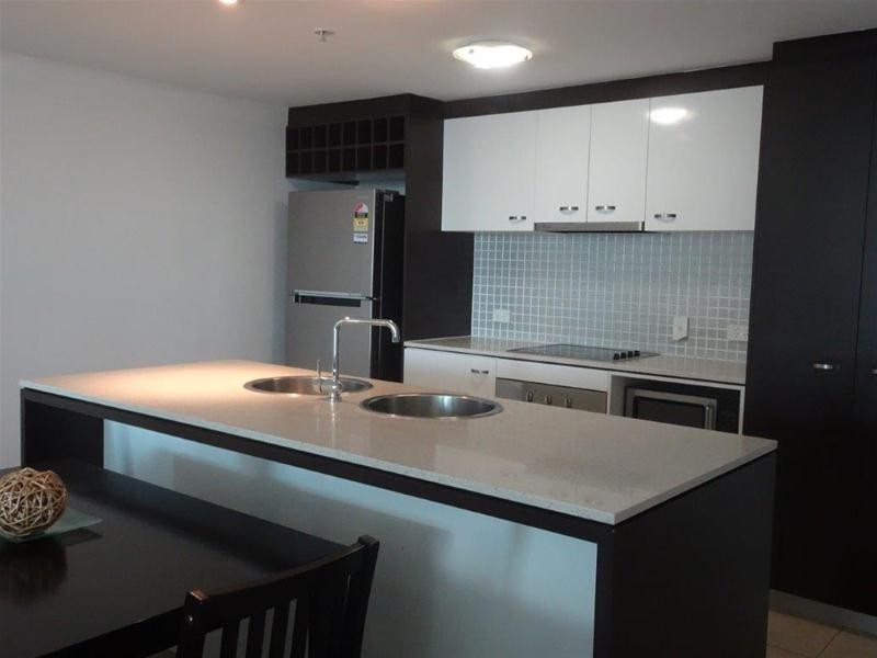 902/18 Fern Street, Surfers Paradise QLD 4217