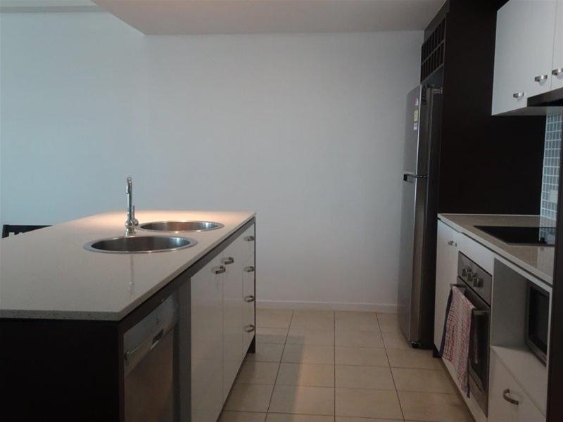 902/18 Fern Street, Surfers Paradise QLD 4217