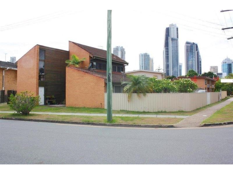 2/1 Parnoo Street, Surfers Paradise QLD 4217