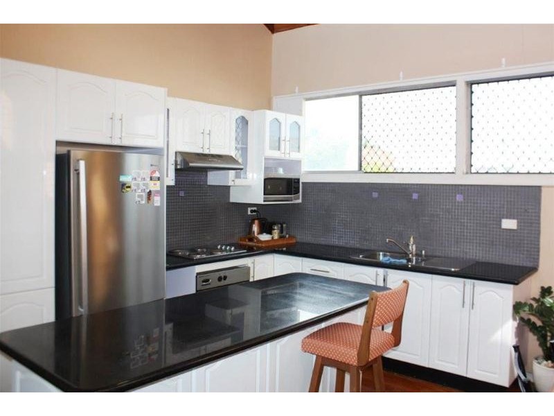 2/1 Parnoo Street, Surfers Paradise QLD 4217