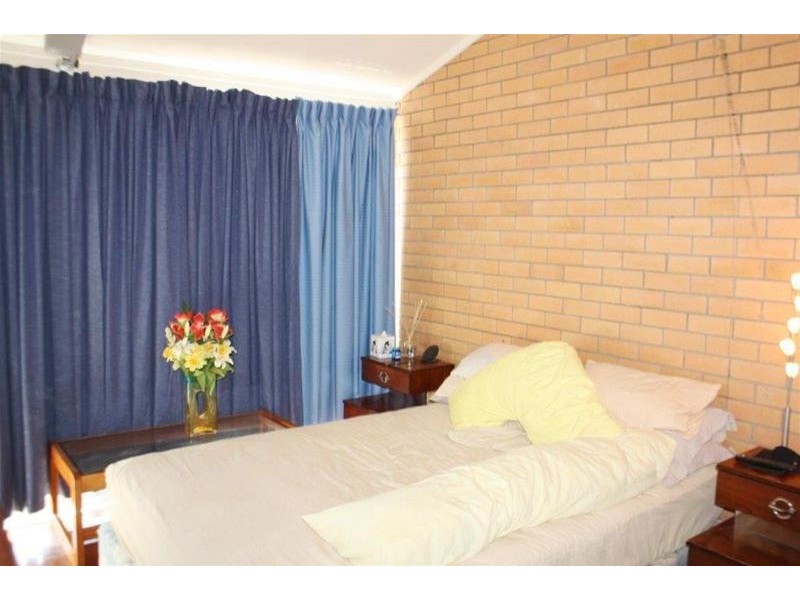 2/1 Parnoo Street, Surfers Paradise QLD 4217