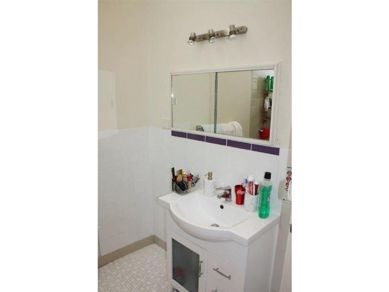 2/1 Parnoo Street, Surfers Paradise QLD 4217