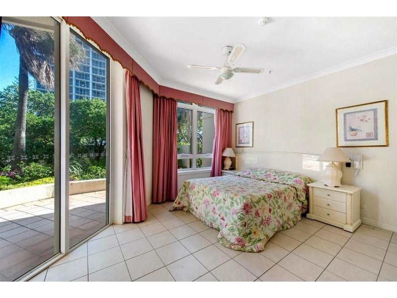 302/2-4 View Avenue, Surfers Paradise QLD 4217