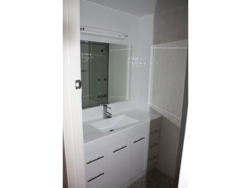 1/28 Riverview Parade, Surfers Paradise QLD 4217