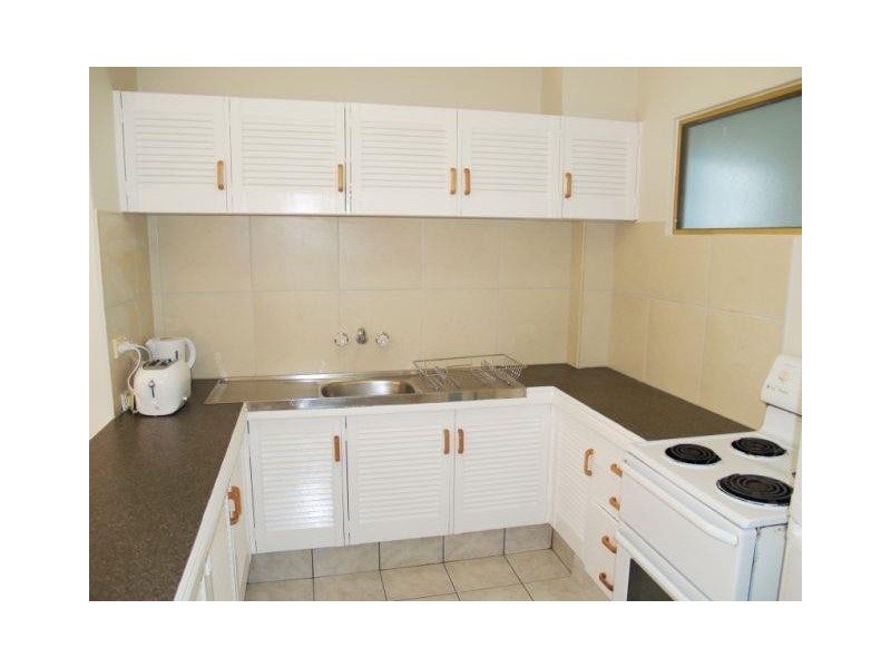 19 Leonard Avenue, Surfers Paradise QLD 4217