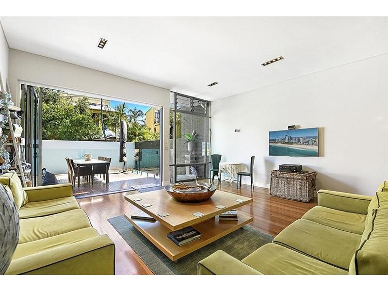 42 Peak Avenue, Main Beach QLD 4217