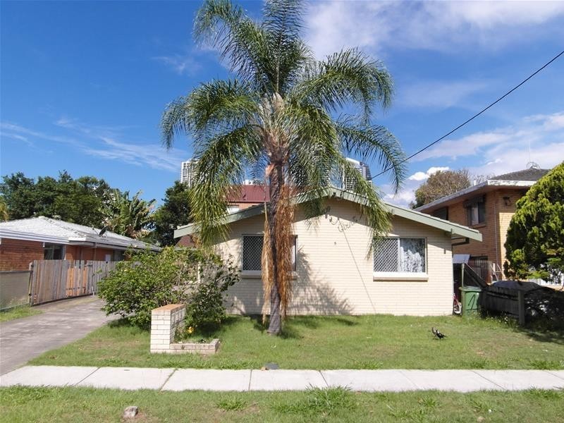 5 Parnoo Street, Chevron Island QLD 4217