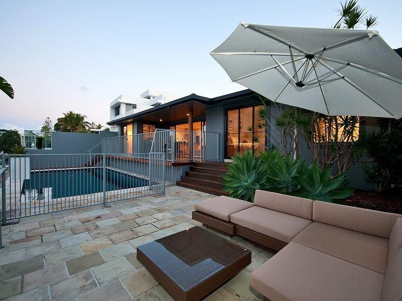 21  The Lido, Isle Of Capri QLD 4217