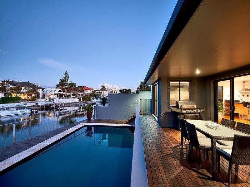 21  The Lido, Isle Of Capri QLD 4217