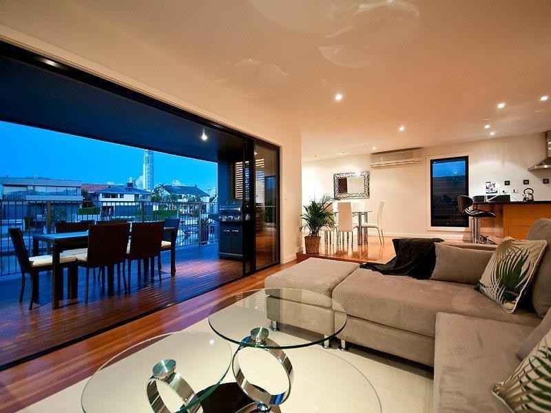 21  The Lido, Isle Of Capri QLD 4217