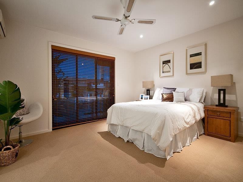 21  The Lido, Isle Of Capri QLD 4217