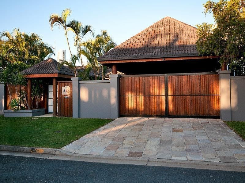 21  The Lido, Isle Of Capri QLD 4217