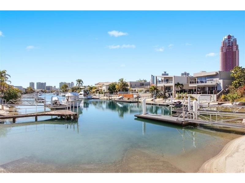 35 Admiralty Drive, Paradise Waters QLD 4217
