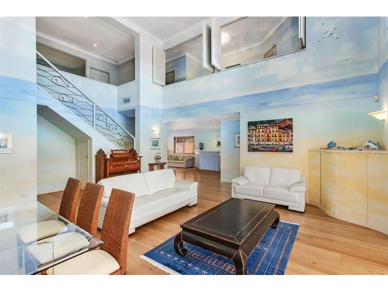 35 Admiralty Drive, Paradise Waters QLD 4217