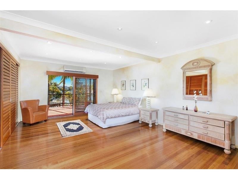 35 Admiralty Drive, Paradise Waters QLD 4217