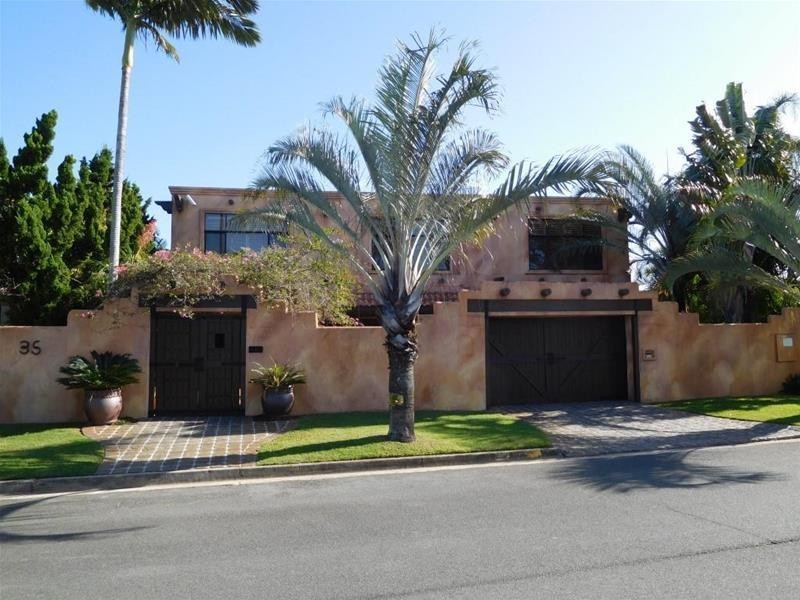 35 Admiralty Drive, Paradise Waters QLD 4217