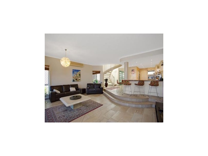 1/32  Sunset Boulevard, Surfers Paradise QLD 4217