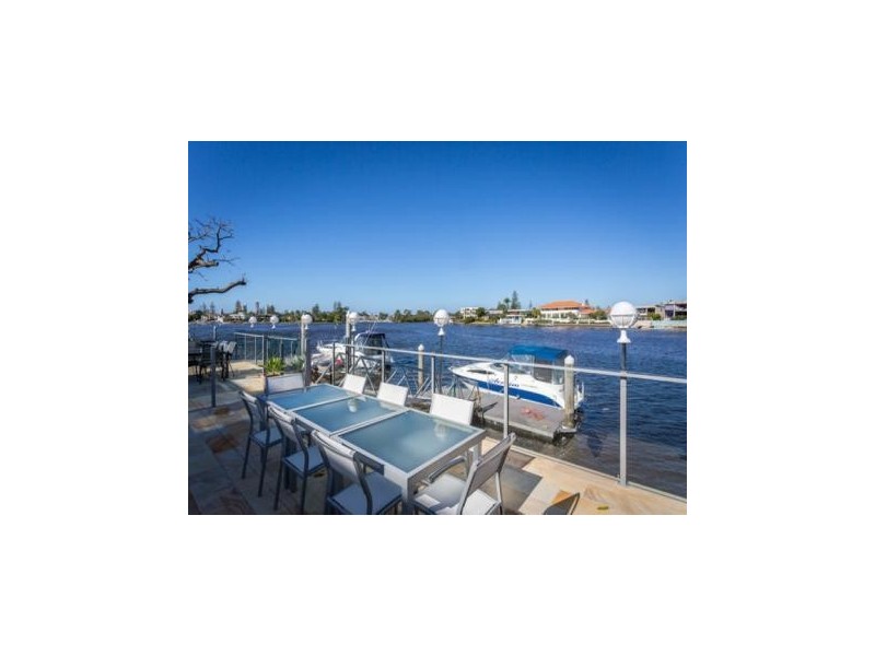 1/32  Sunset Boulevard, Surfers Paradise QLD 4217