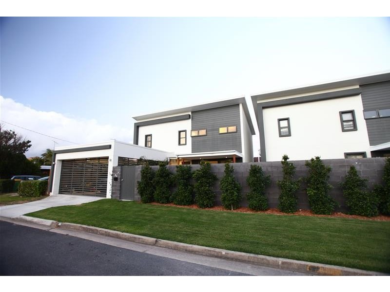 1 Fairway Avenue, Southport QLD 4215