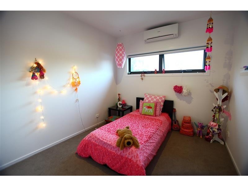 1 Fairway Avenue, Southport QLD 4215